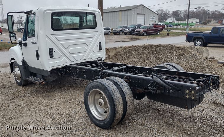 image for item DR8270 2014 International TerraStar  truck cab and chassis