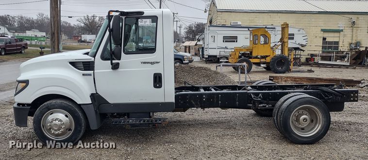 image for item DR8270 2014 International TerraStar  truck cab and chassis