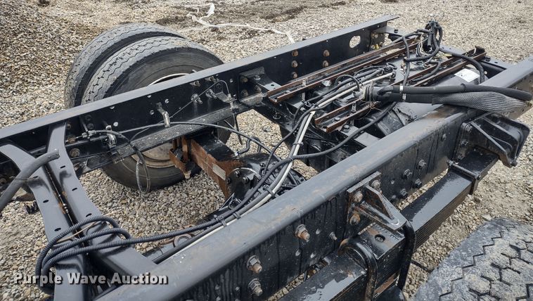 image for item DR8270 2014 International TerraStar  truck cab and chassis