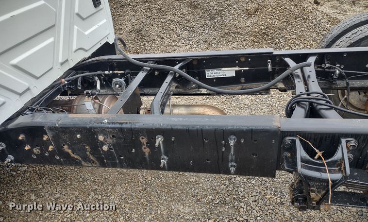 image for item DR8270 2014 International TerraStar  truck cab and chassis