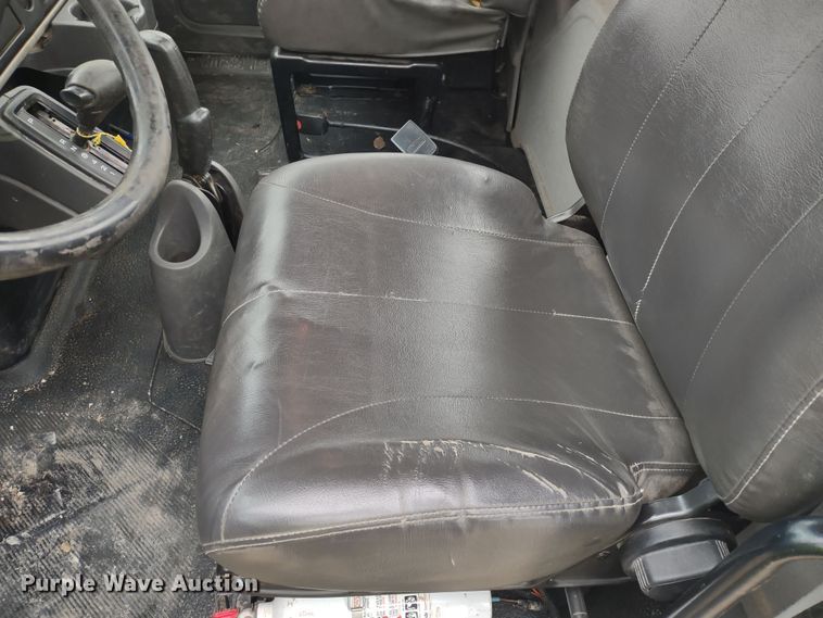 image for item DR8270 2014 International TerraStar  truck cab and chassis