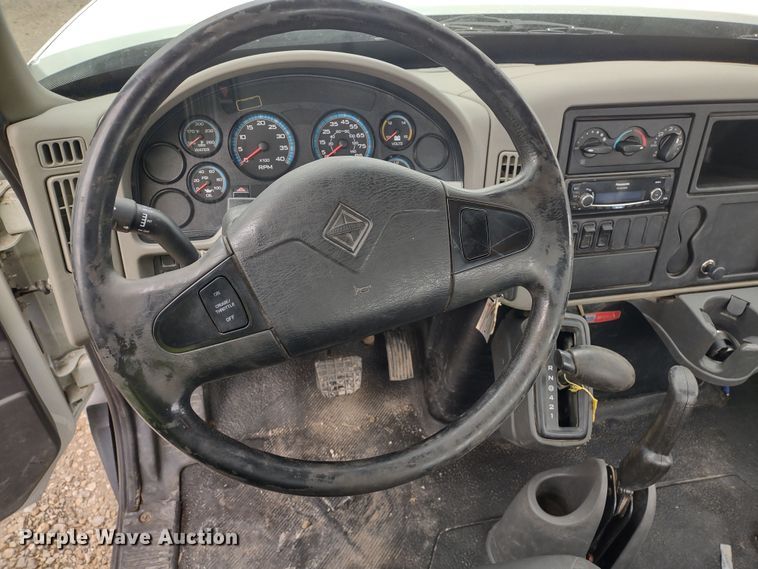 image for item DR8270 2014 International TerraStar  truck cab and chassis