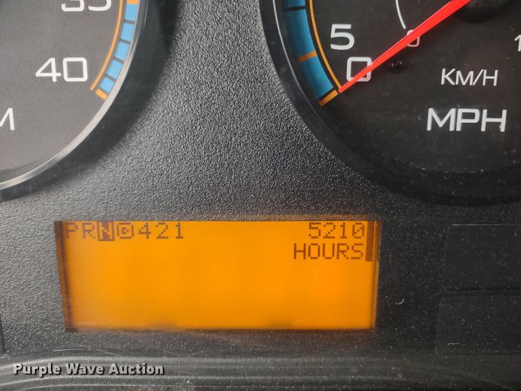 image for item DR8270 2014 International TerraStar  truck cab and chassis