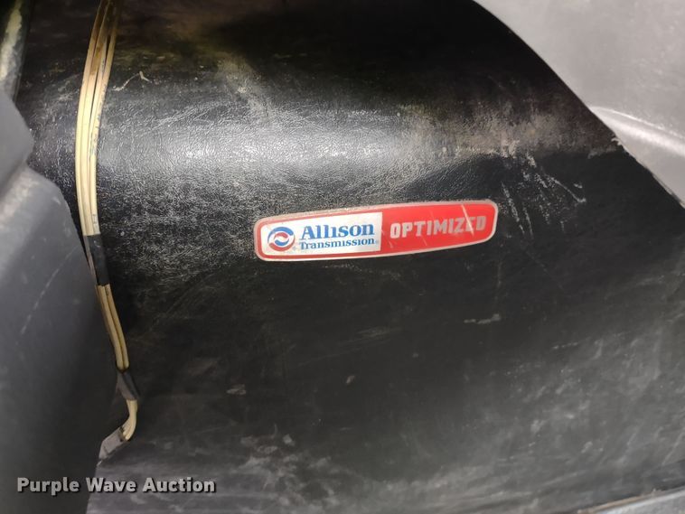 image for item DR8270 2014 International TerraStar  truck cab and chassis