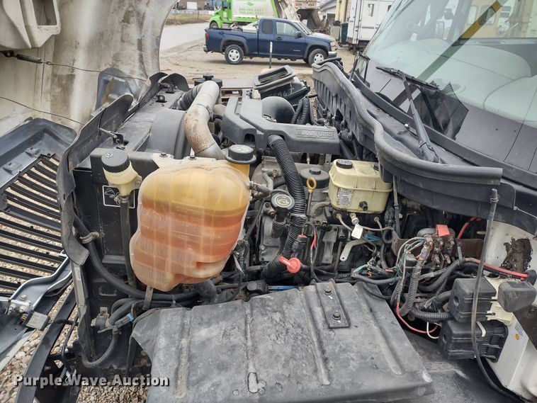 image for item DR8270 2014 International TerraStar  truck cab and chassis