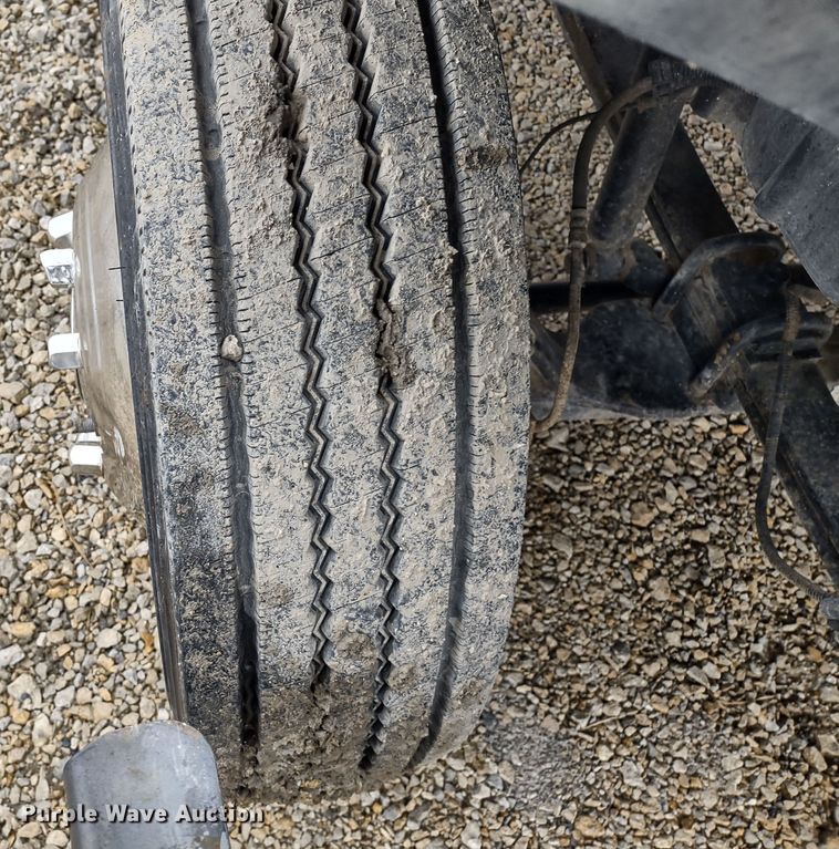 image for item DR8270 2014 International TerraStar  truck cab and chassis