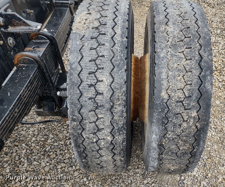 image for item DR8270 2014 International TerraStar  truck cab and chassis