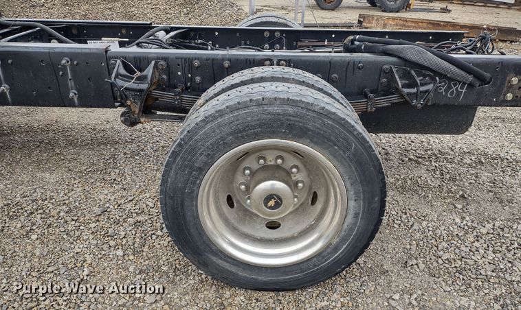 image for item DR8270 2014 International TerraStar  truck cab and chassis