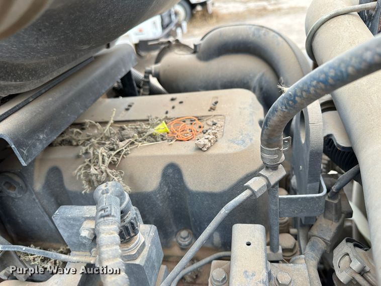 image for item DS8318 2011 Kenworth T800  semi truck