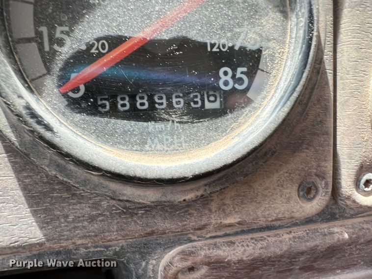 image for item DS8322 2007 Freightliner FLD  semi truck