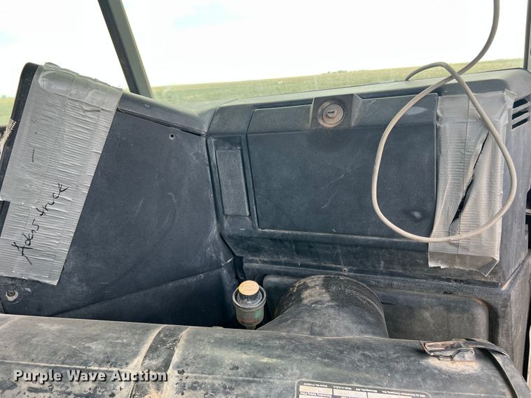 image for item DS8322 2007 Freightliner FLD  semi truck