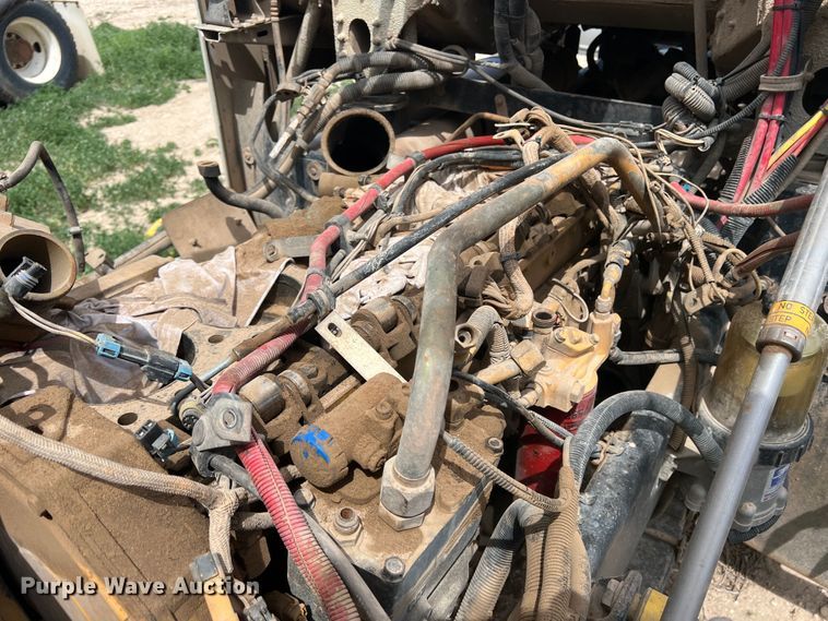 image for item DS8322 2007 Freightliner FLD  semi truck