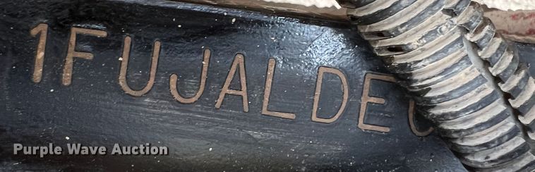 image for item DS8322 2007 Freightliner FLD  semi truck