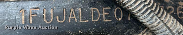 image for item DS8322 2007 Freightliner FLD  semi truck