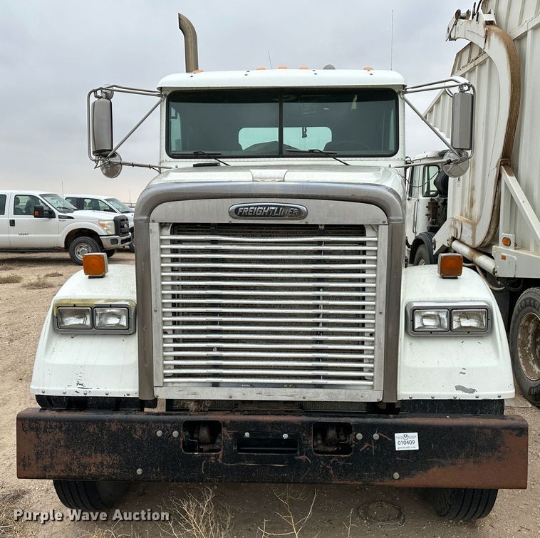 image for item DS8329 2008 Freightliner FLD  semi truck
