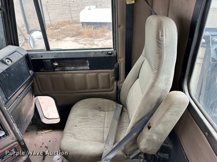 image for item DS8329 2008 Freightliner FLD  semi truck