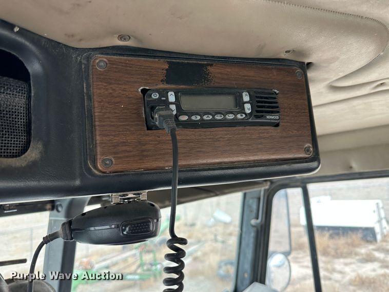 image for item DS8329 2008 Freightliner FLD  semi truck