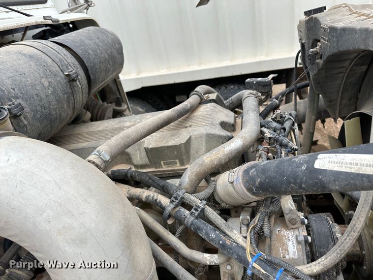 image for item DS8329 2008 Freightliner FLD  semi truck