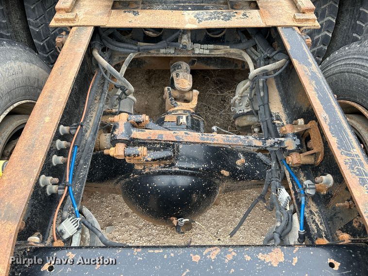 image for item DS8329 2008 Freightliner FLD  semi truck