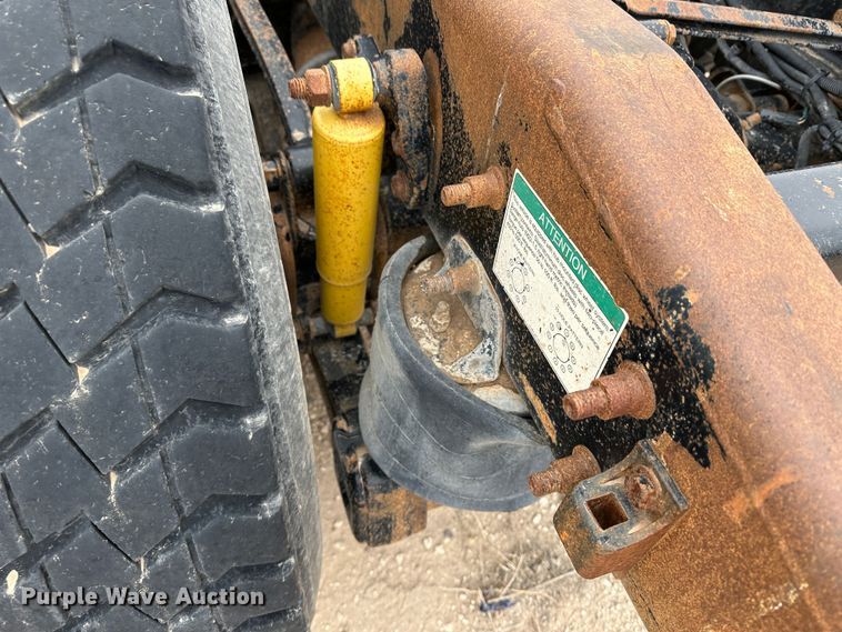 image for item DS8329 2008 Freightliner FLD  semi truck