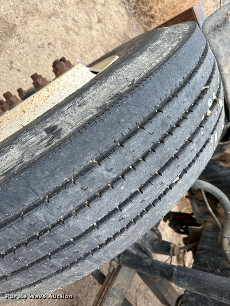 image for item DS8329 2008 Freightliner FLD  semi truck