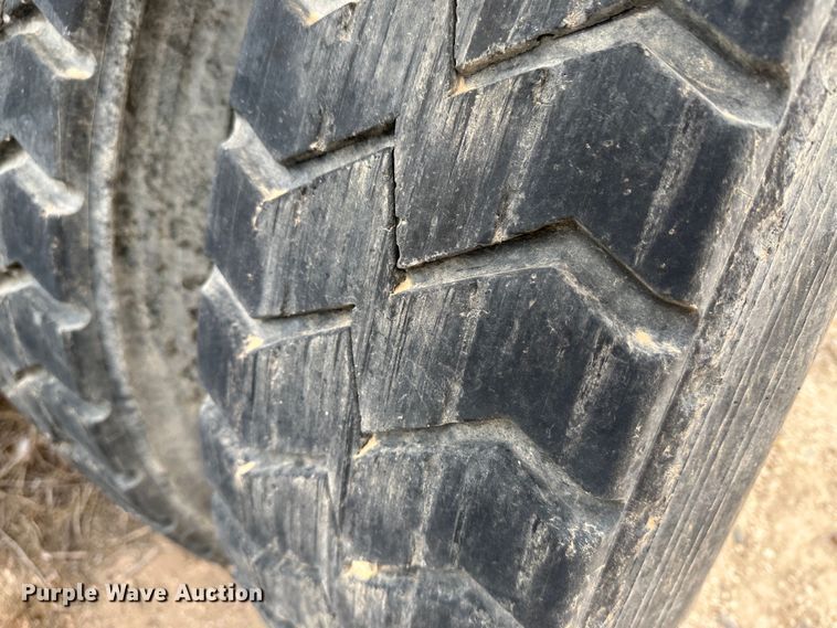 image for item DS8329 2008 Freightliner FLD  semi truck