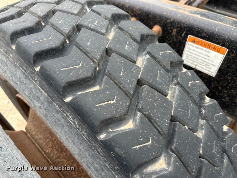 image for item DS8329 2008 Freightliner FLD  semi truck