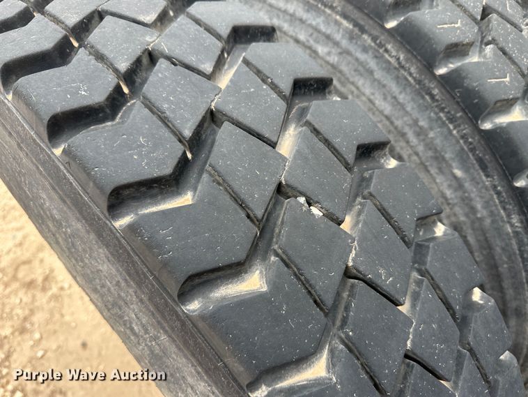 image for item DS8329 2008 Freightliner FLD  semi truck