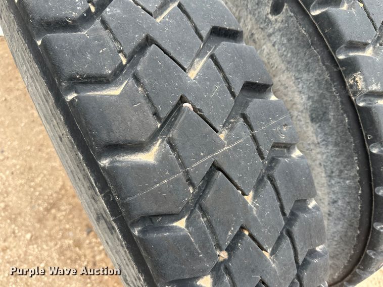 image for item DS8329 2008 Freightliner FLD  semi truck