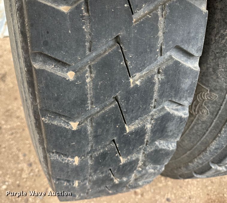 image for item DS8329 2008 Freightliner FLD  semi truck