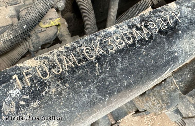 image for item DS8329 2008 Freightliner FLD  semi truck