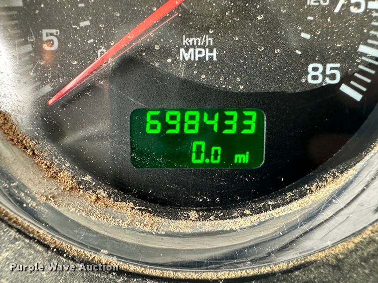 image for item DS8333 2011 Kenworth T800  semi truck