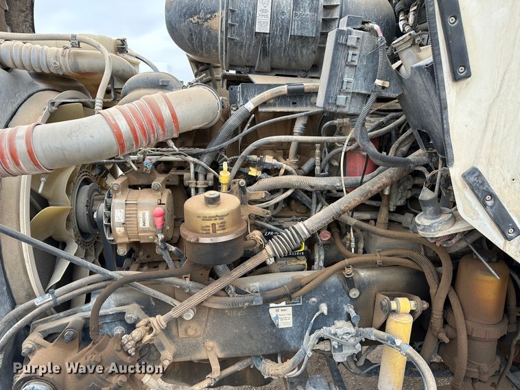 image for item DS8333 2011 Kenworth T800  semi truck