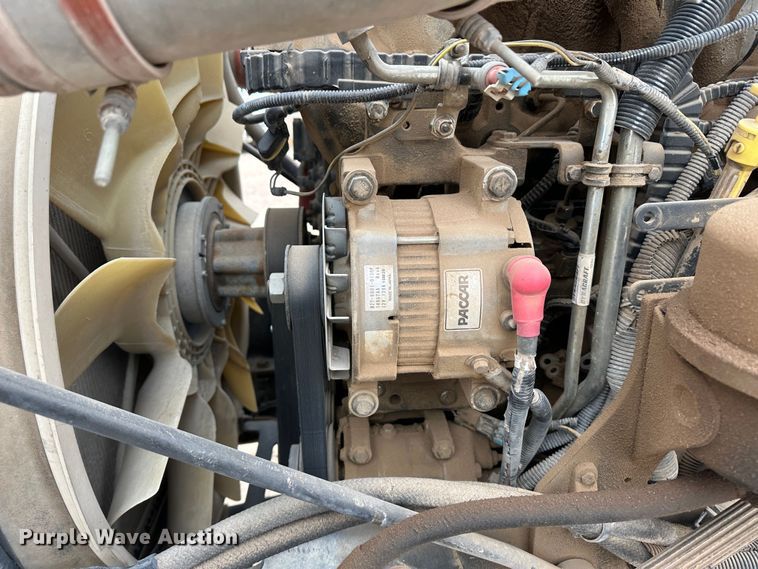 image for item DS8333 2011 Kenworth T800  semi truck