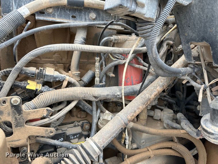 image for item DS8333 2011 Kenworth T800  semi truck