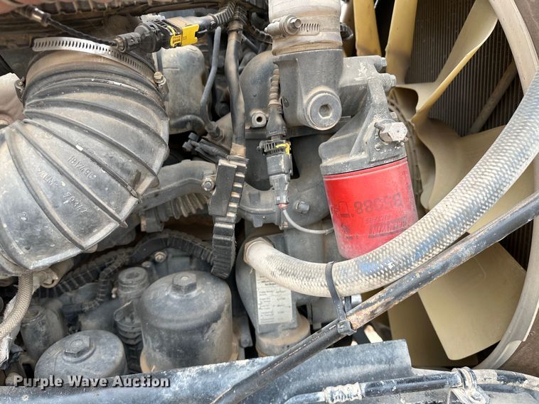 image for item DS8333 2011 Kenworth T800  semi truck