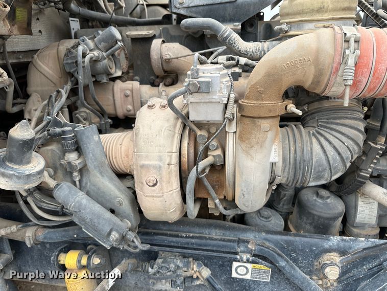 image for item DS8333 2011 Kenworth T800  semi truck