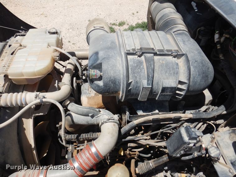 image for item DS8333 2011 Kenworth T800  semi truck