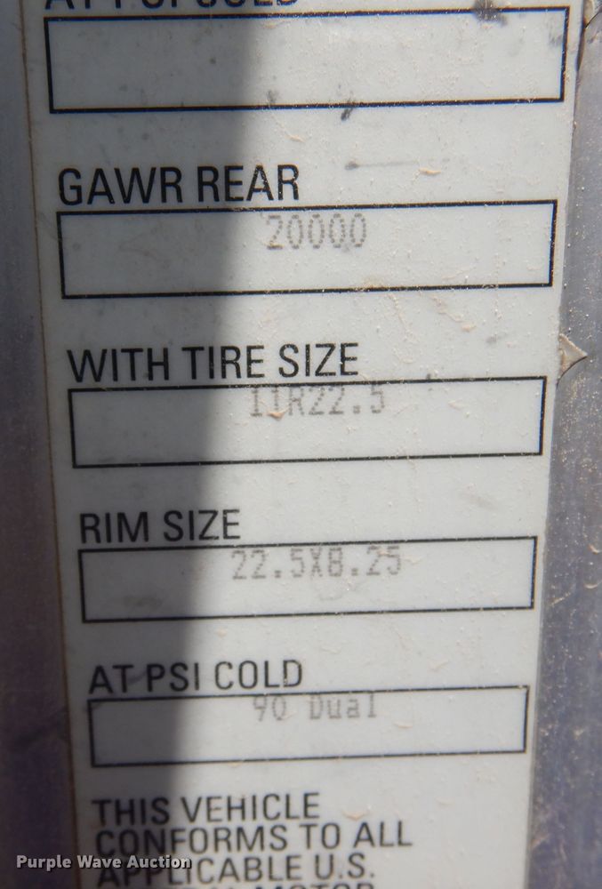 image for item DS8333 2011 Kenworth T800  semi truck