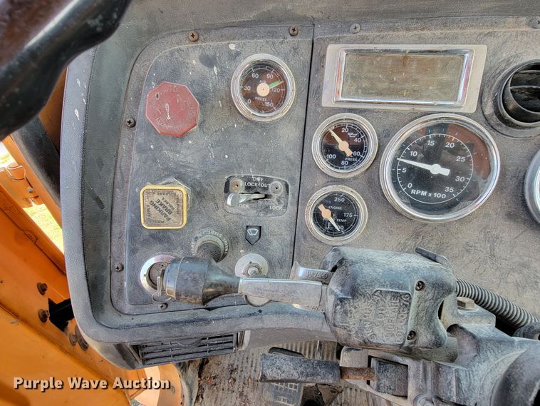 image for item HG9496 1990 Ford L9000  truck cab and chassis