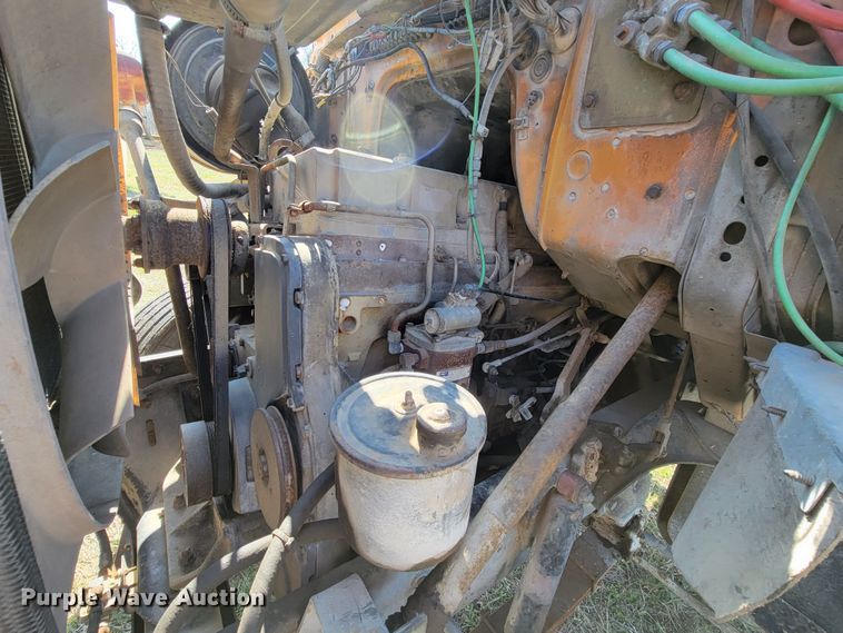 image for item HG9496 1990 Ford L9000  truck cab and chassis