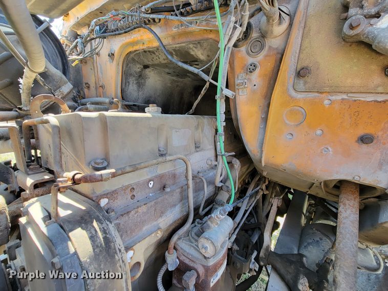 image for item HG9496 1990 Ford L9000  truck cab and chassis