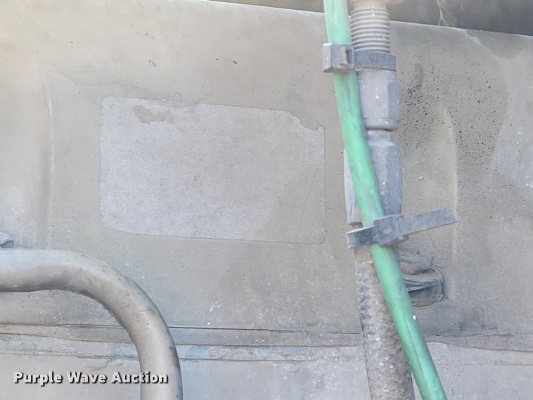 image for item HG9496 1990 Ford L9000  truck cab and chassis