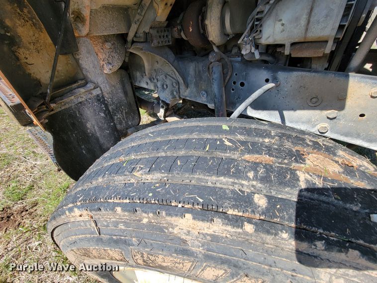 image for item HG9496 1990 Ford L9000  truck cab and chassis