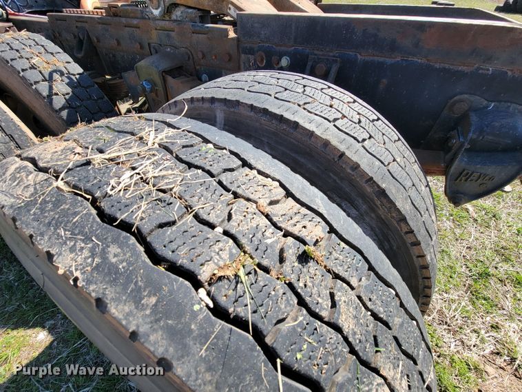 image for item HG9496 1990 Ford L9000  truck cab and chassis