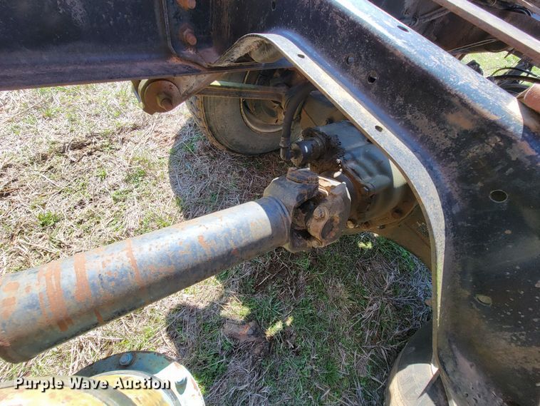 image for item HG9496 1990 Ford L9000  truck cab and chassis