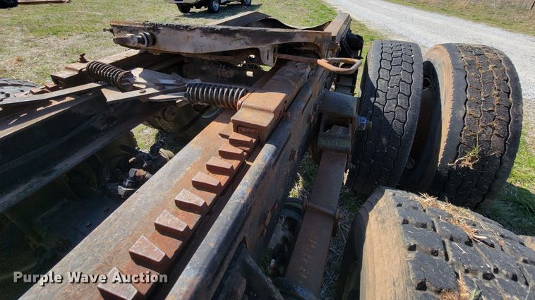 image for item HG9496 1990 Ford L9000  truck cab and chassis