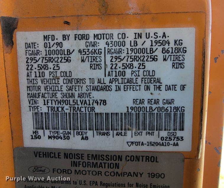 image for item HG9496 1990 Ford L9000  truck cab and chassis