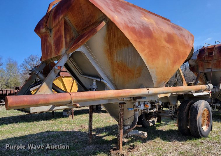 image for item HG9497 1965 Industrial Western SPS45  pneumatic dry bulk pup trailer