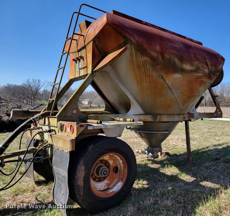 image for item HG9497 1965 Industrial Western SPS45  pneumatic dry bulk pup trailer